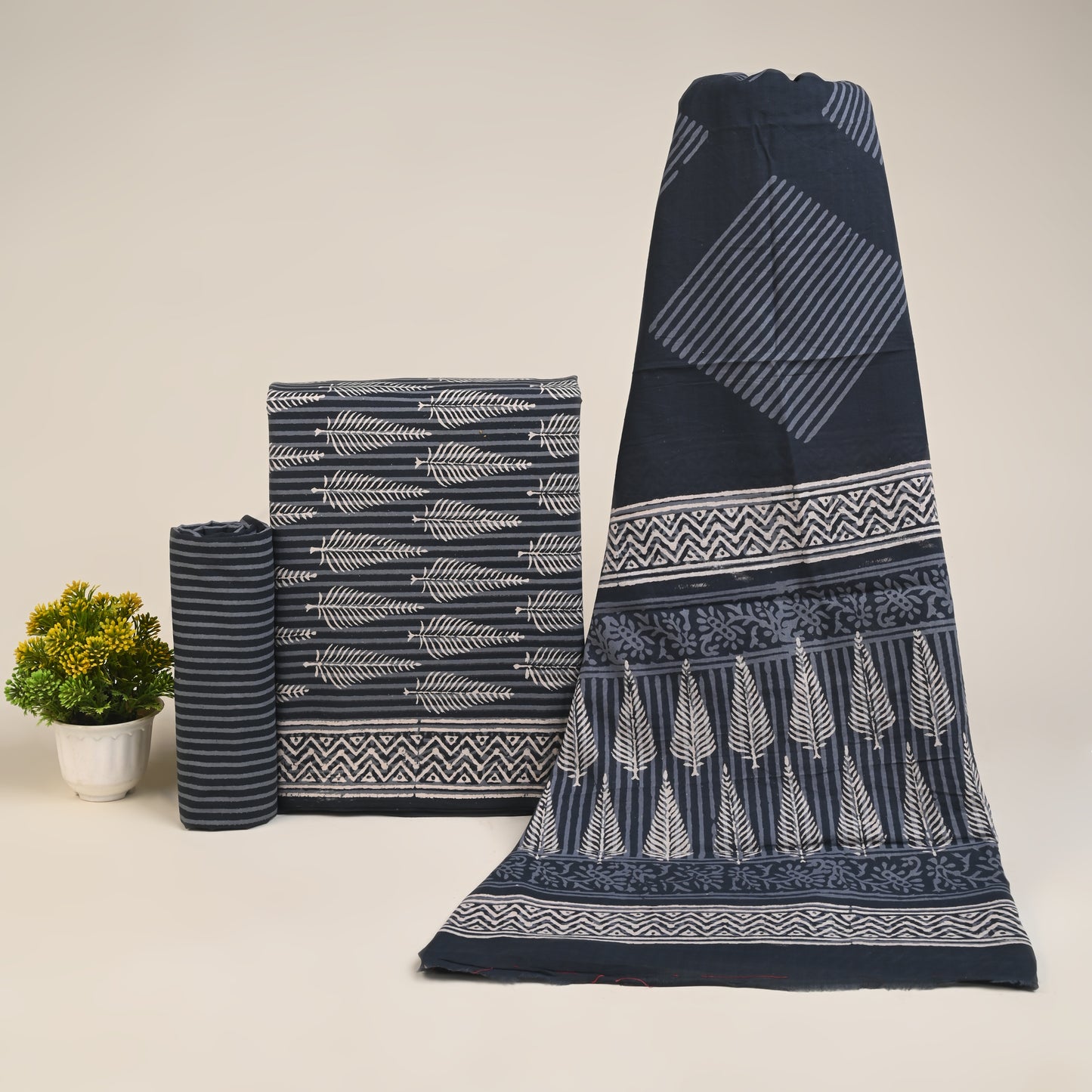 Traditional Hand printed cotton suit with malmal Dupatta